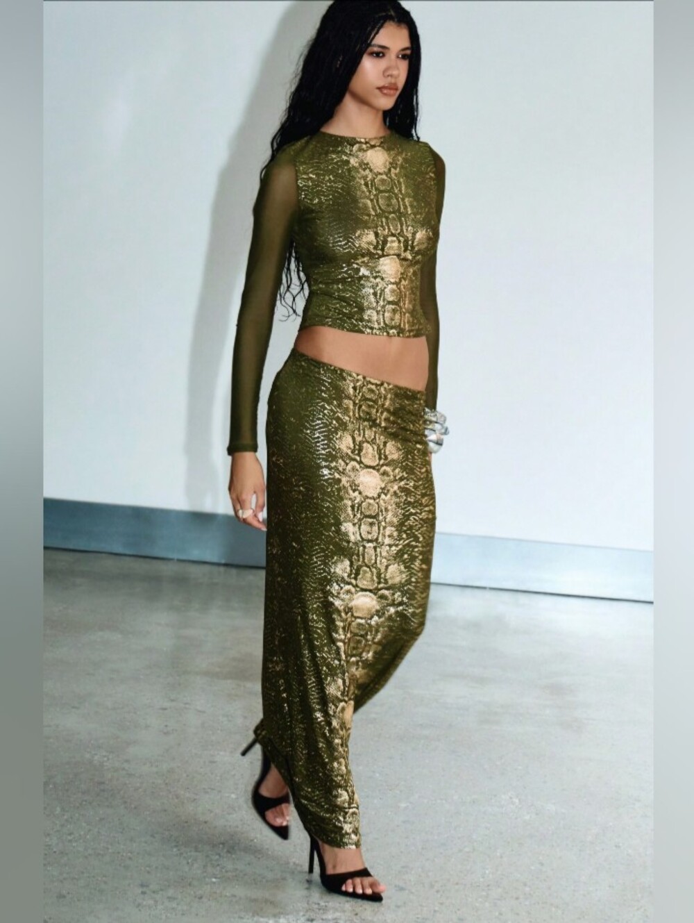 STUNNING Olive Green Metallic Snake-Print Two-Piece Skirt Set Size S